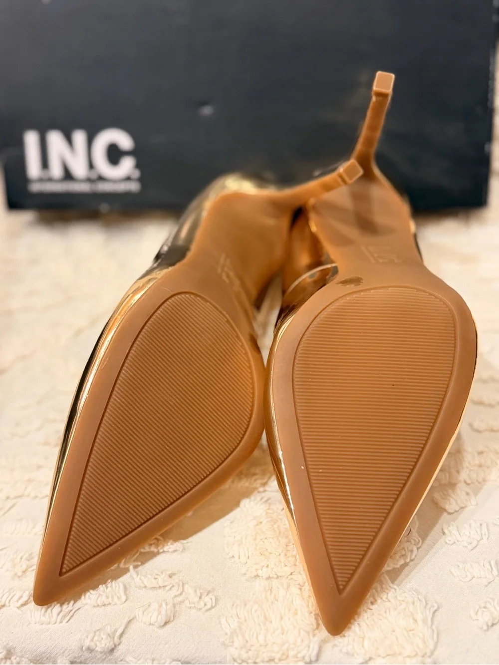 INC International Concepts Metallic Gold Pointed-Toe Stiletto Pumps 688